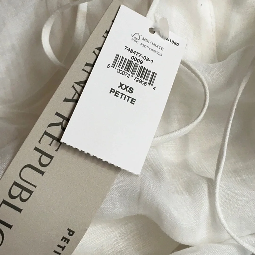 Banana Republic product details
